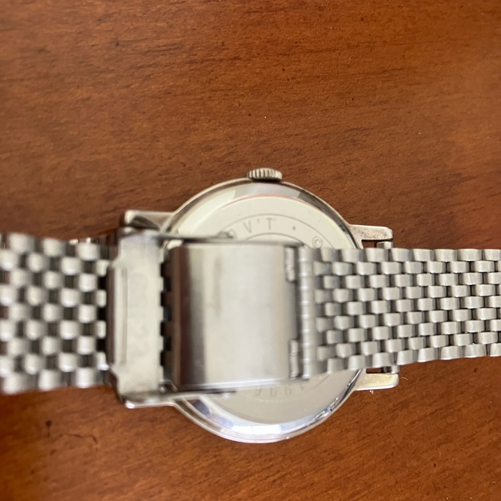 GUESS  WRISTWATCH W/XTRA LONG SWEEP HAND 1996 STAINLESS ADJUSTABLE  MESH BAND - Picture 2 of 11